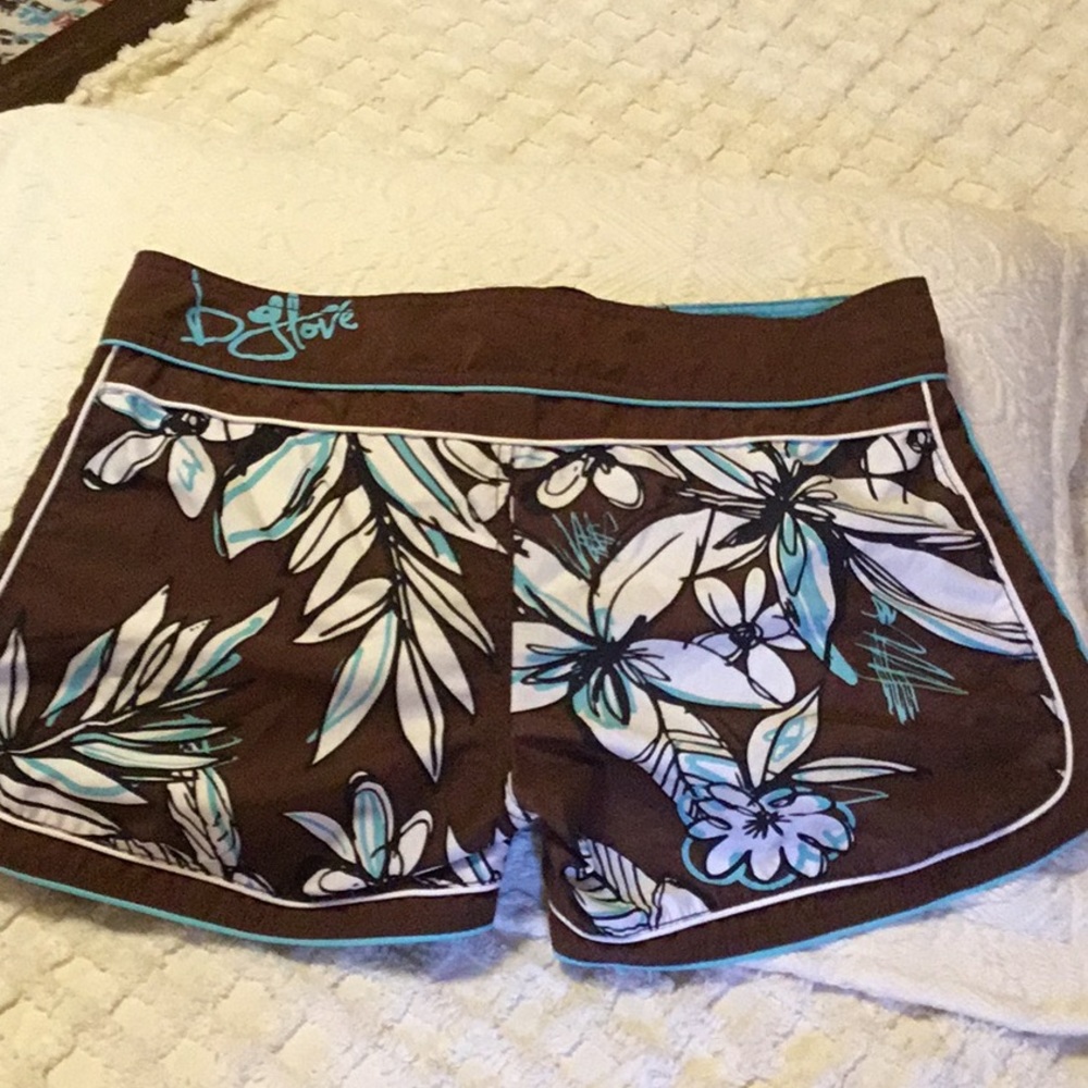 3/$20 🦋🦋Body glove shorts🦋🦋 - Picture 4 of 4